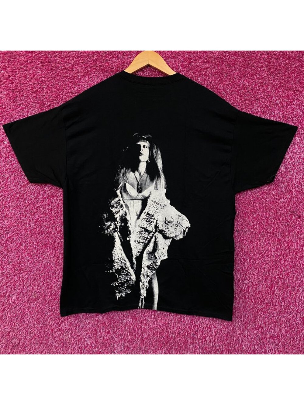Lady Gaga Mayhem Album Portrait Graphic T-Shirt XL